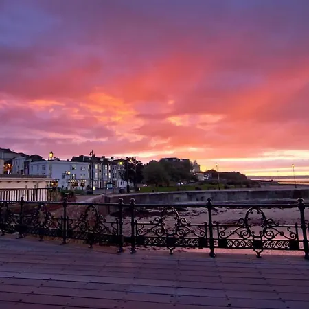 Anchor Down Cottage The Perfect Seaside Retreat Sleeps 4 Beach 2 Mins Ryde  Exterior photo