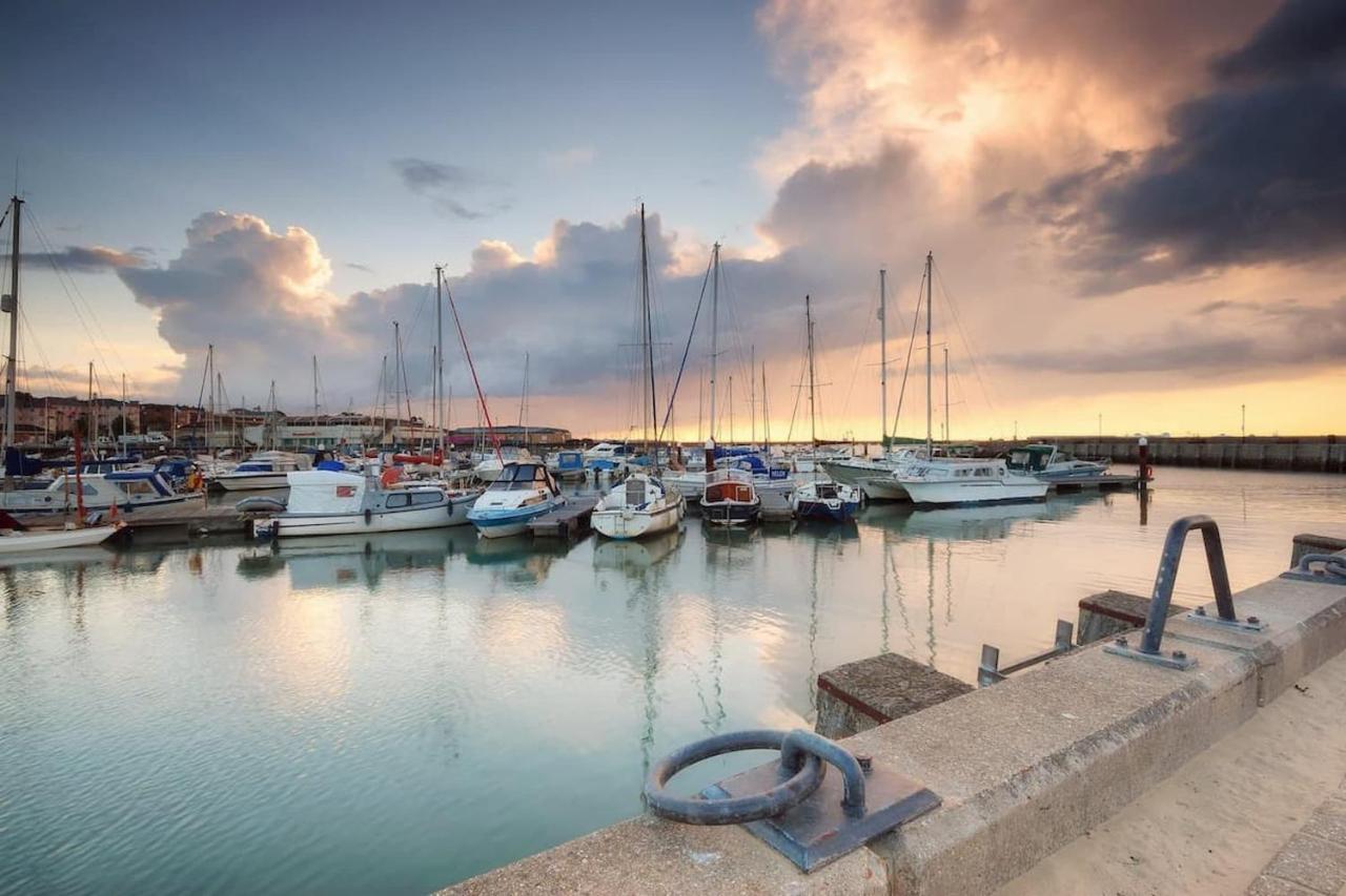 Anchor Down The Perfect Seaside Retreat Sleeps 4 2 Mins