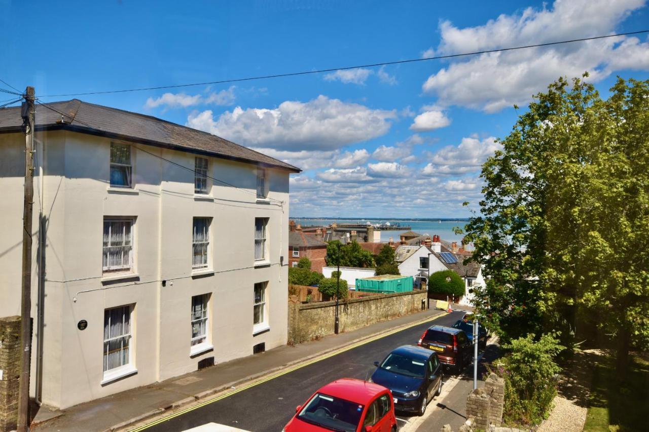 Anchor Down The Perfect Seaside Retreat Sleeps 4 2 Mins * Ryde (Isle of Wight)