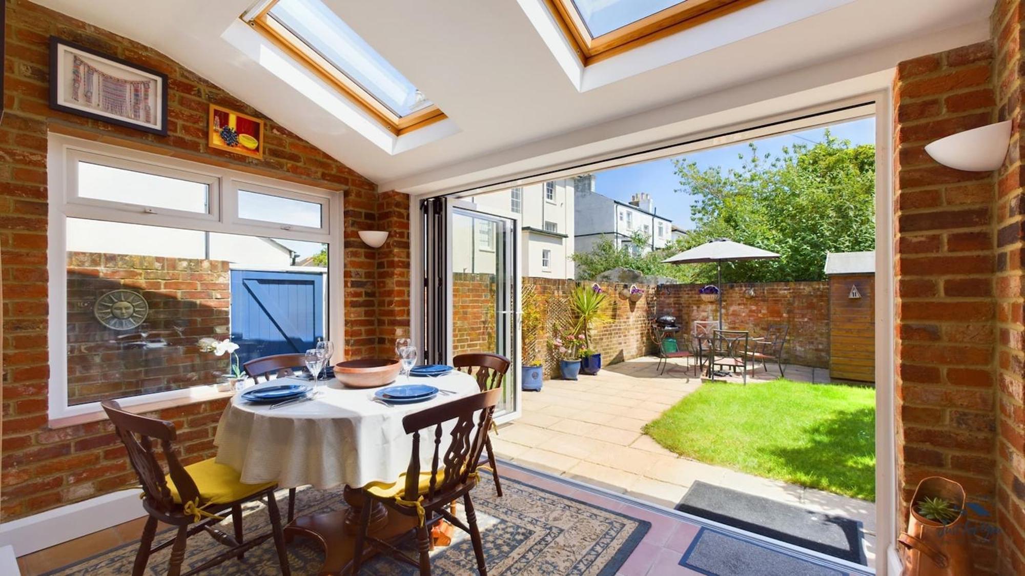 Anchor Down The Perfect Seaside Retreat Sleeps 4 2 Mins Ryde (Isle of Wight)