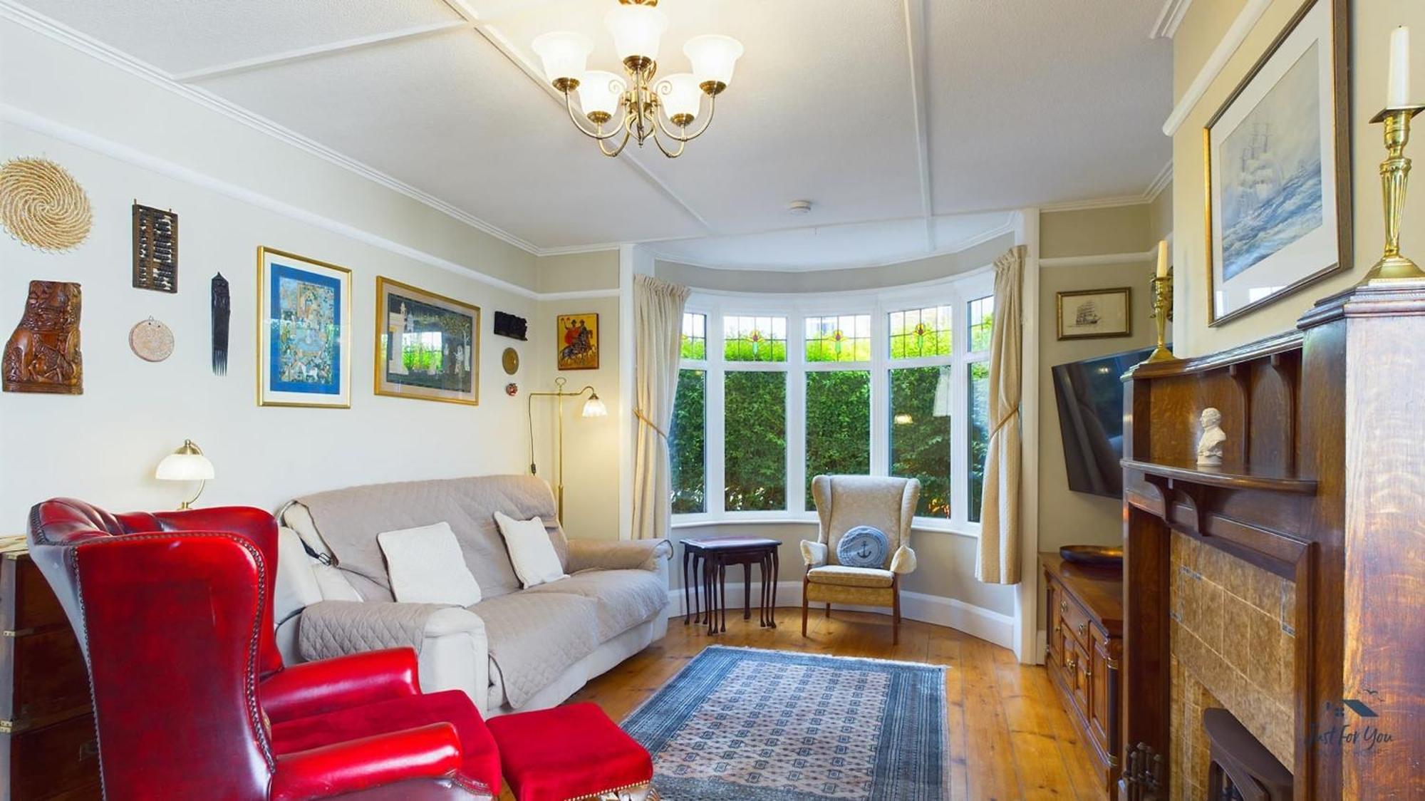 Anchor Down The Perfect Seaside Retreat Sleeps 4 2 Mins Holiday home Ryde (Isle of Wight)