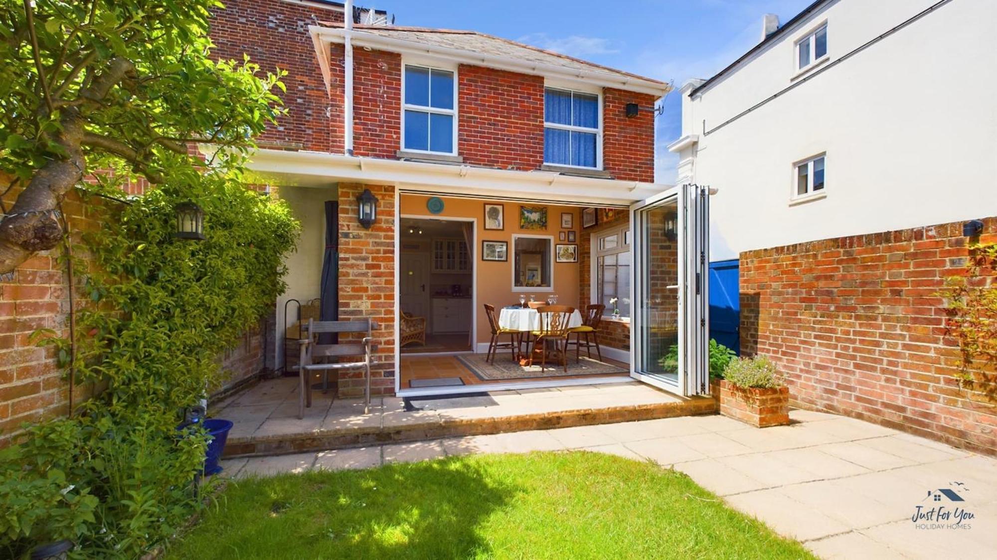 Anchor Down The Perfect Seaside Retreat Sleeps 4 2 Mins Ryde (Isle of Wight)