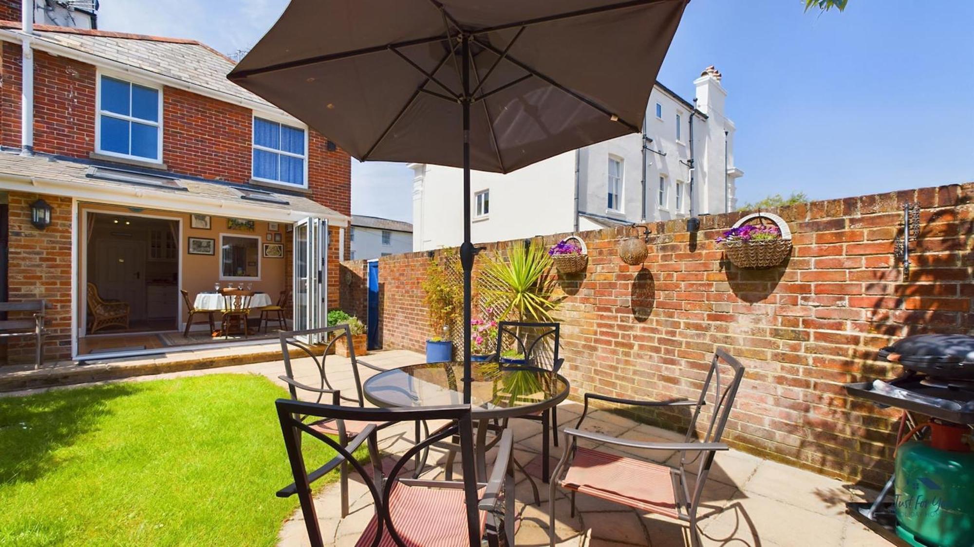 Anchor Down The Perfect Seaside Retreat Sleeps 4 2 Mins Ryde (Isle of Wight)